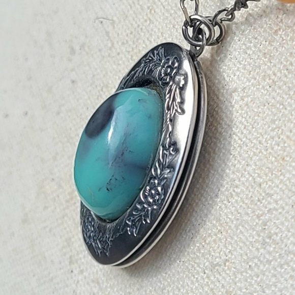 Silver-tone Locket Necklace with Turquoise Pendant and Orange Beads - Picture 4 of 6